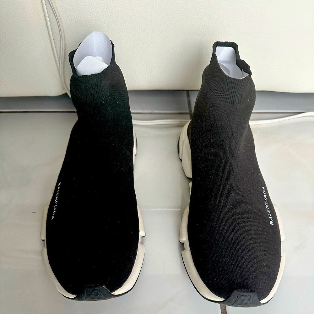 Balenciaga speed trainer-black- white soles size US 10-EU -43.